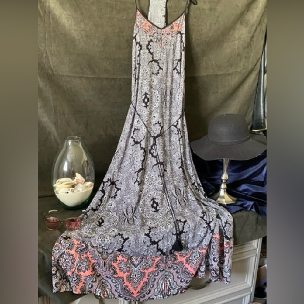 # 102 Fabulous LaVieEnRose maxi dress